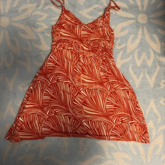 Elle Orange and White Y2K Mini Dress - Picture 3 of 3